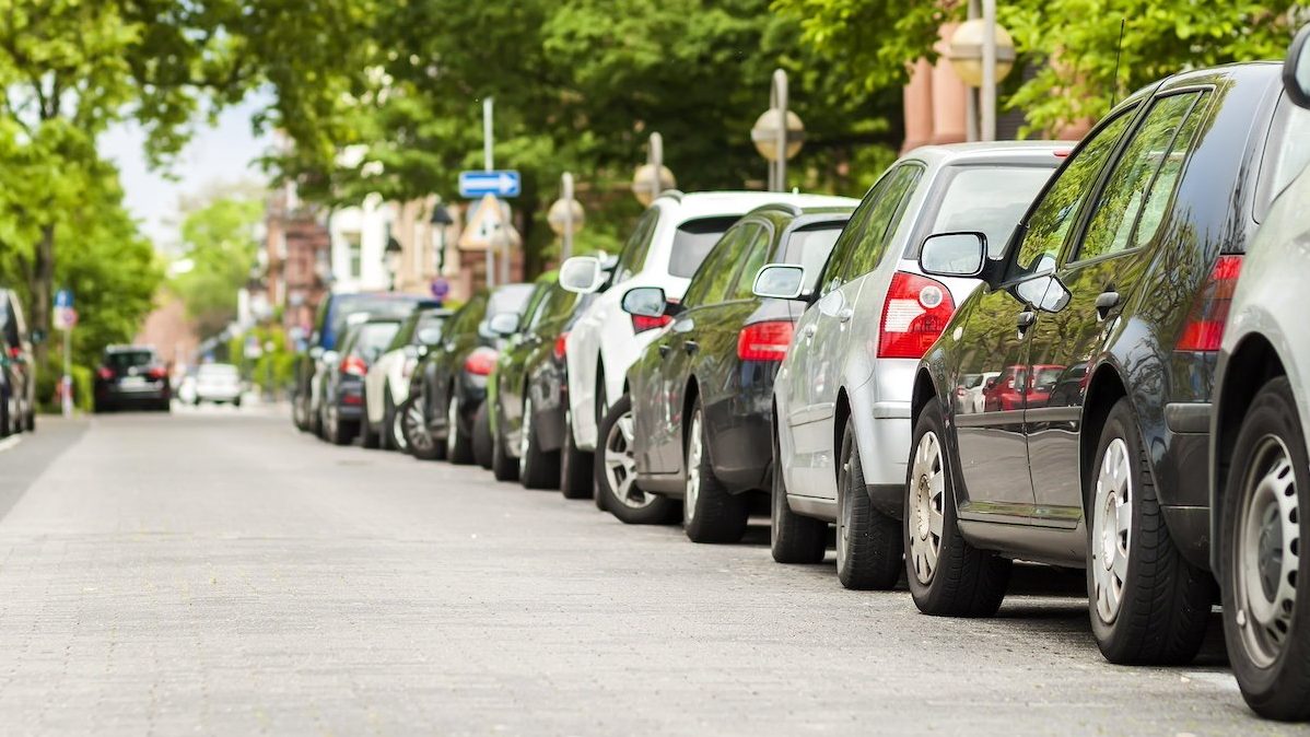 How To Park A Car On The Street 2025